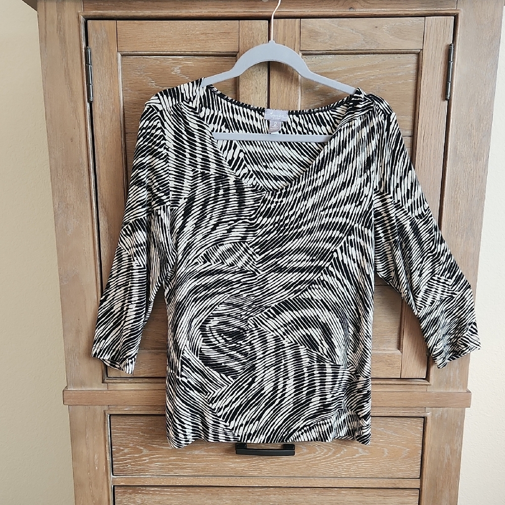 🎁Chico's Travelers Pullover Top Size L